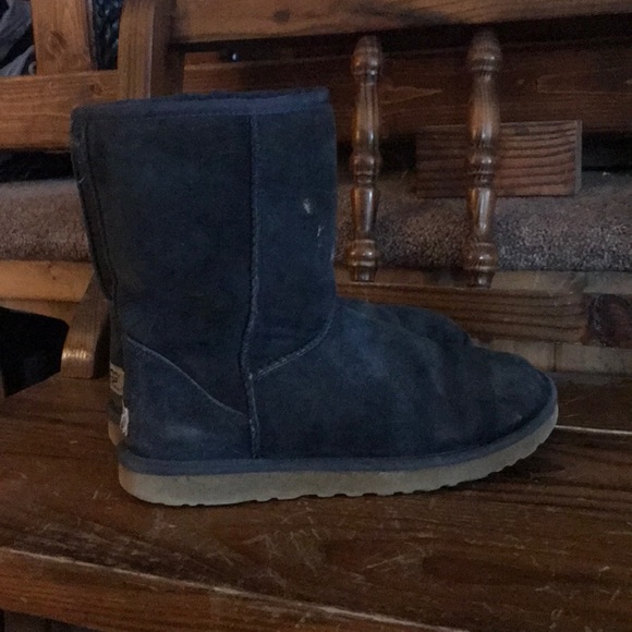 Uggs - Picture 2 of 2